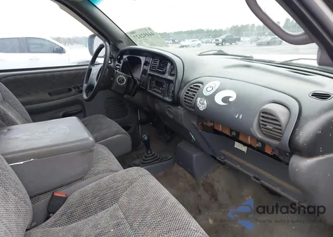 1998 Dodge Ram 1500 St из США, поврежденный, VIN 3B7HF12Y0WM215202